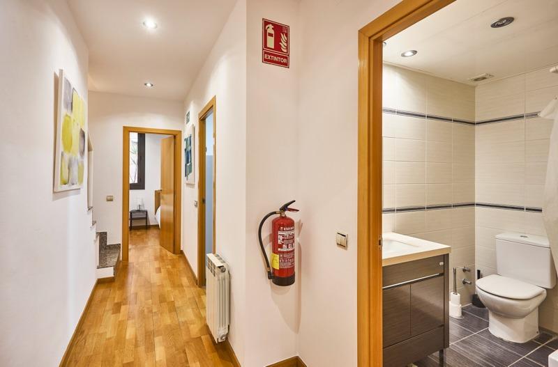 For sale  with 250.00m2, in Sant Feliu de Llobregat