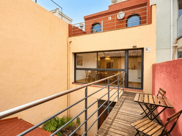 Unifamiliar con licencia turística en el centro de Sant Feliu de Llobregat