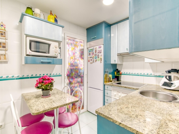 Se vende Ático de 75.00 m2 en Roses, zona Puig-Rom