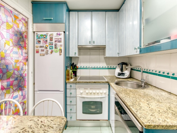 Se vende Ático de 75.00 m2 en Roses, zona Puig-Rom