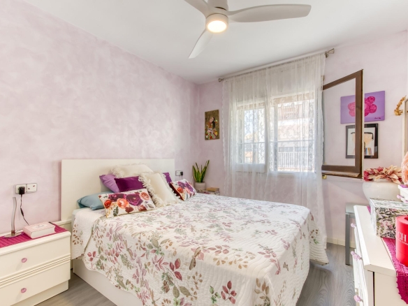 Se vende Ático de 75.00 m2 en Roses, zona Puig-Rom