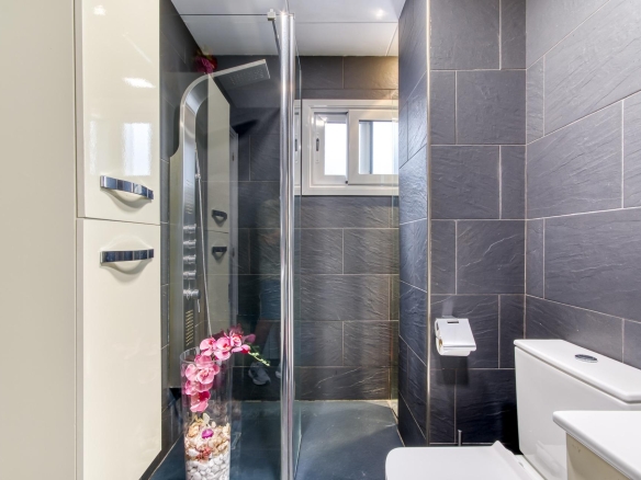 Se vende Ático de 75.00 m2 en Roses, zona Puig-Rom