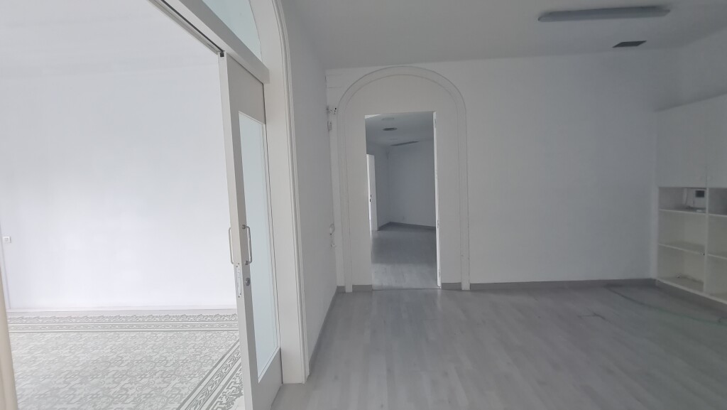 po-1236793-imagen-1-11 En alquiler Oficina de 260.00m2 en EIXAMPLE DRETA, Barcelona