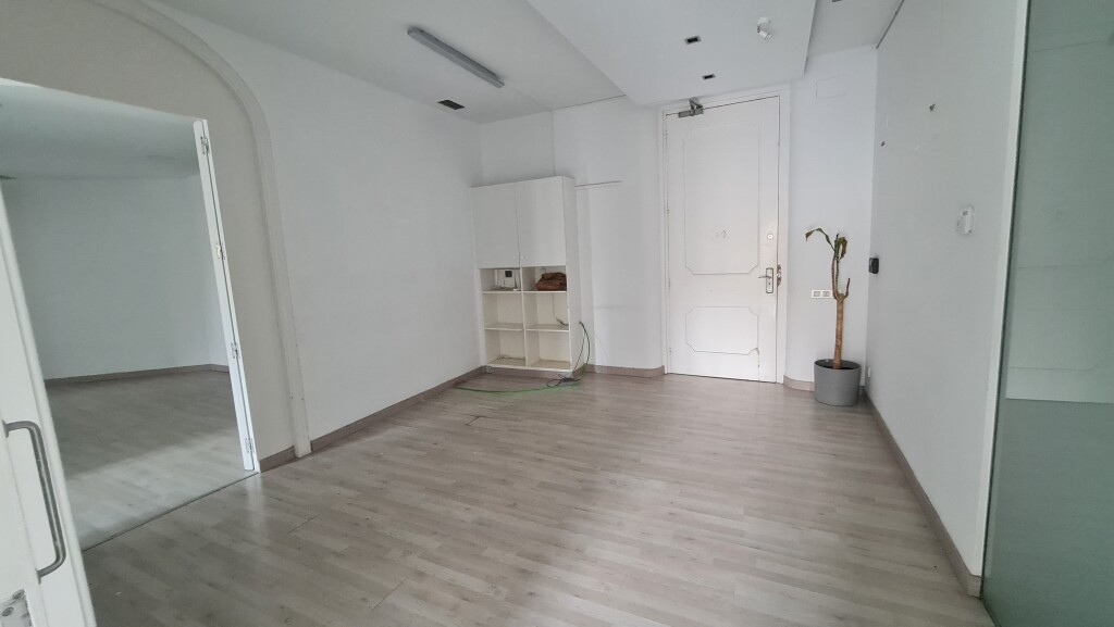 po-1236793-imagen-1-24 En alquiler Oficina de 260.00m2 en EIXAMPLE DRETA, Barcelona