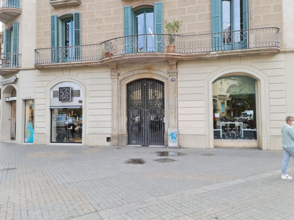 En alquiler Oficina de 260.00m2 en EIXAMPLE DRETA, Barcelona