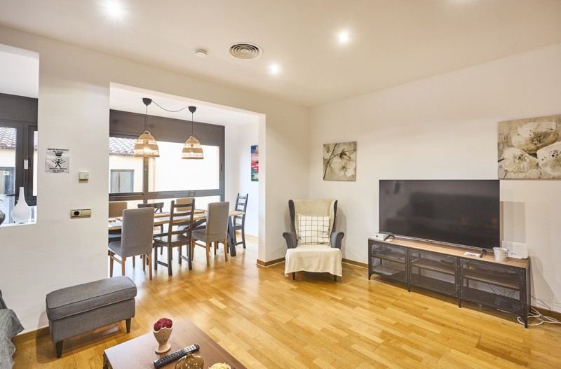 En venta adosada de 290.00m2 en con VUT, Sant Feliu De Llobregat