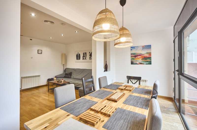 En venta adosada de 290.00m2 en con VUT, Sant Feliu De Llobregat