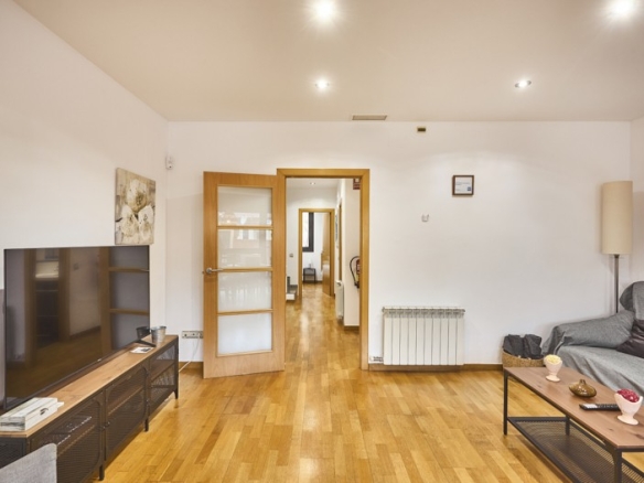 En venta adosada de 290.00m2 en con VUT, Sant Feliu De Llobregat