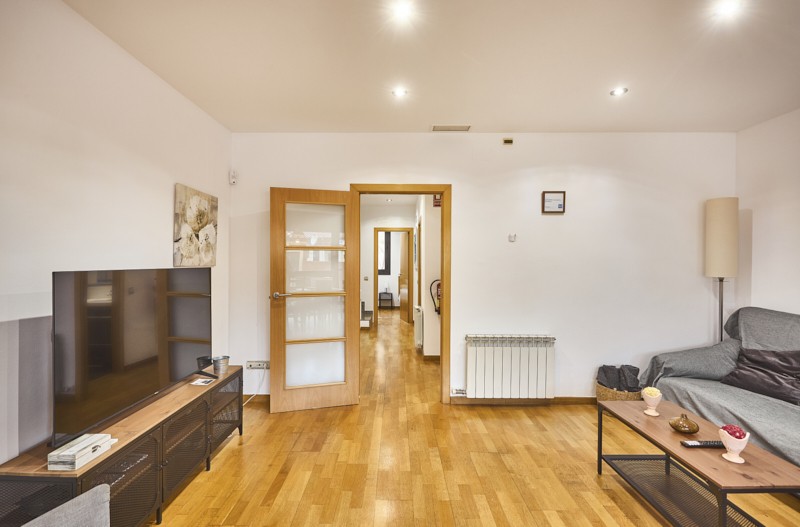 En venta adosada de 290.00m2 en con VUT, Sant Feliu De Llobregat