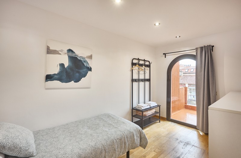 En venta adosada de 290.00m2 en con VUT, Sant Feliu De Llobregat