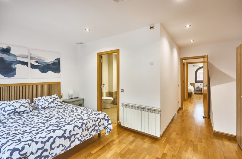 En venta adosada de 290.00m2 en con VUT, Sant Feliu De Llobregat