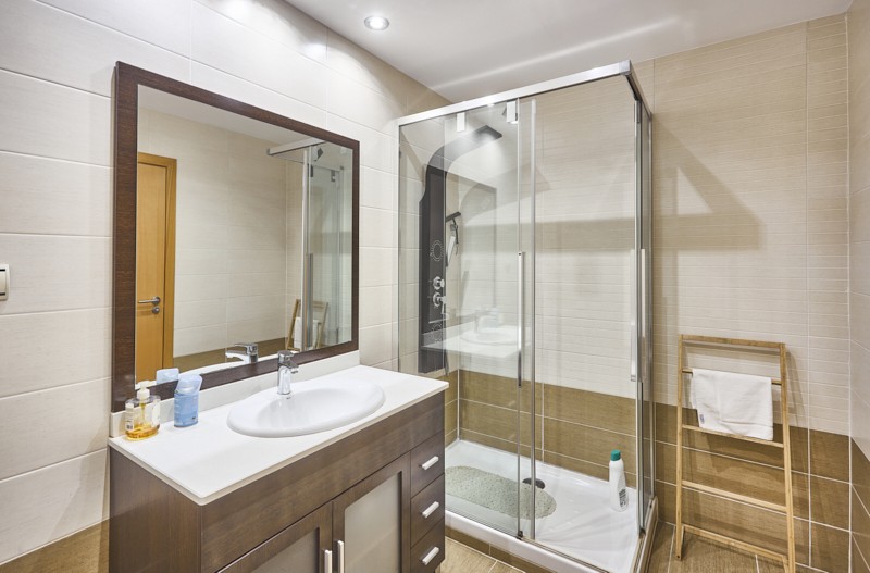 En venta adosada de 290.00m2 en con VUT, Sant Feliu De Llobregat