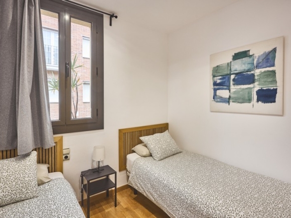 En venta adosada de 290.00m2 en con VUT, Sant Feliu De Llobregat