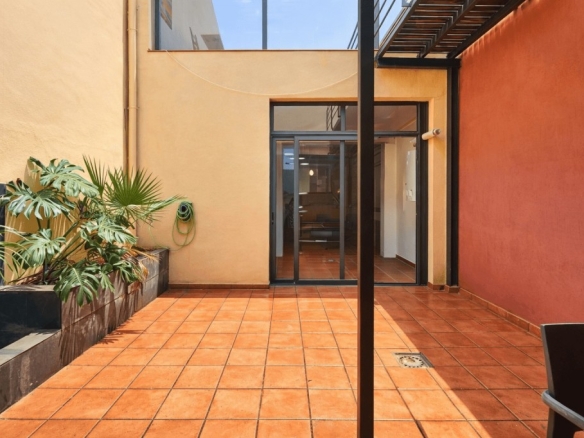 Adosada en Venta en Sant Feliu De Llobregat Barcelona CENTRE O CAN NADAL