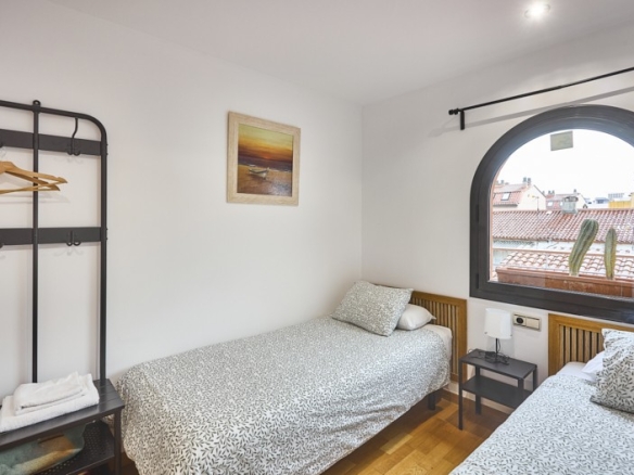 En venta adosada de 290.00m2 en con VUT, Sant Feliu De Llobregat