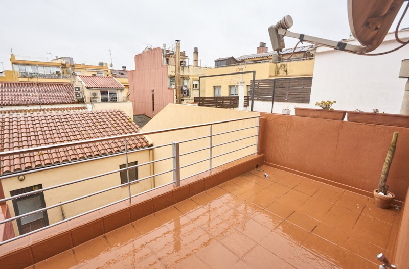 En venta adosada de 290.00m2 en con VUT, Sant Feliu De Llobregat