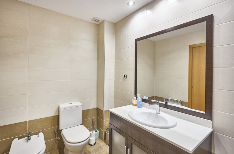 En venta adosada de 290.00m2 en con VUT, Sant Feliu De Llobregat