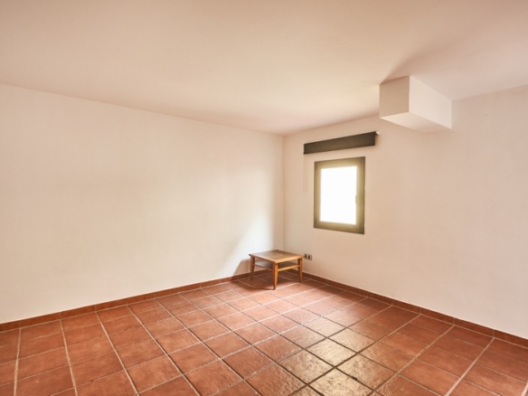 En venta adosada de 290.00m2 en con VUT, Sant Feliu De Llobregat