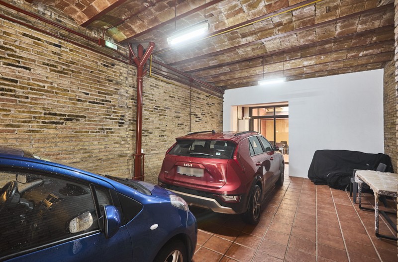 En venta adosada de 290.00m2 en con VUT, Sant Feliu De Llobregat
