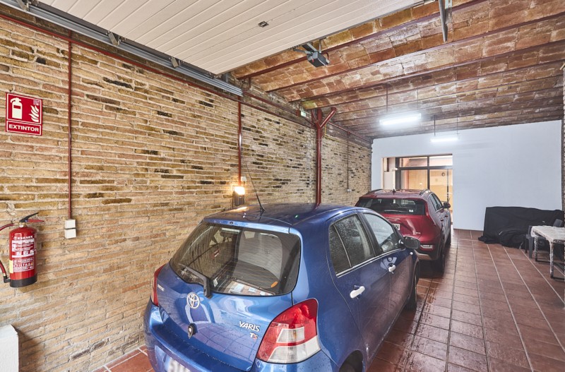 En venta adosada de 290.00m2 en con VUT, Sant Feliu De Llobregat