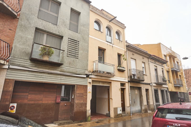 En venta adosada de 290.00m2 en con VUT, Sant Feliu De Llobregat
