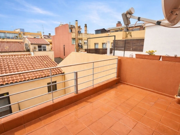 Adosada en Venta en Sant Feliu De Llobregat Barcelona CENTRE O CAN NADAL