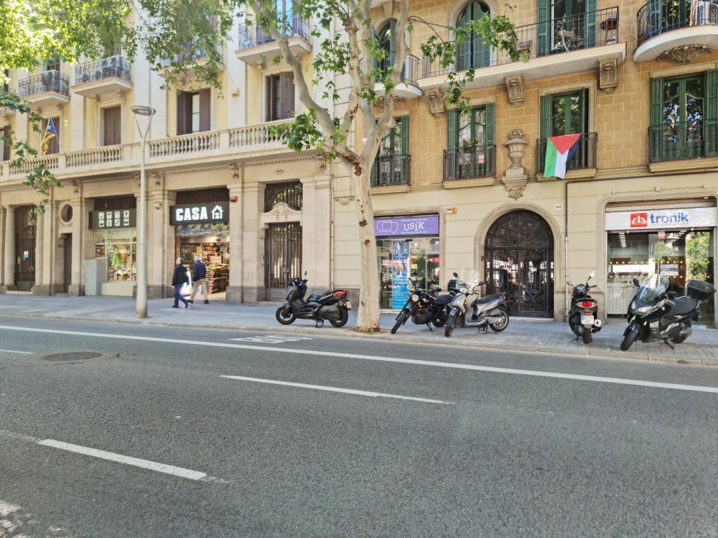 En alquiler Local comercial de 177.00m2 en EIXAMPLE DRETA, Barcelona