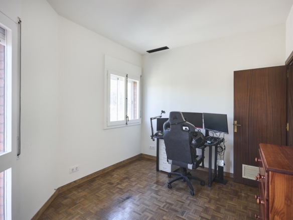 For sale Flat with 125.98m2 in EIXAMPLE ESQUERRA, Barcelona