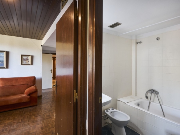 For sale Flat with 125.98m2 in EIXAMPLE ESQUERRA, Barcelona