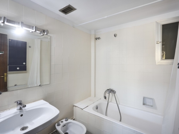 For sale Flat with 125.98m2 in EIXAMPLE ESQUERRA, Barcelona