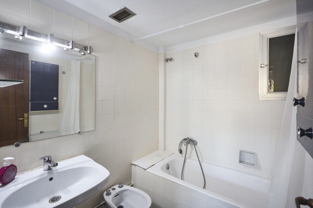 For sale Flat with 125.98m2 in EIXAMPLE ESQUERRA, Barcelona