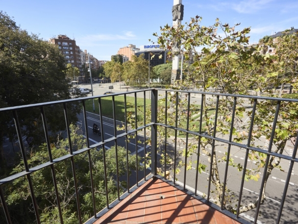 For sale Flat with 125.98m2 in EIXAMPLE ESQUERRA, Barcelona