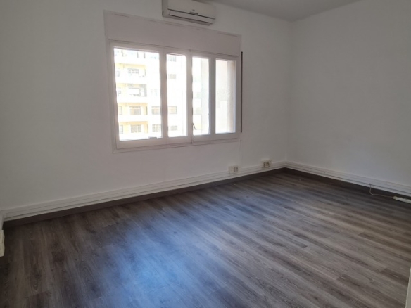 For rent Office with 75.00m2 in , Barcelona