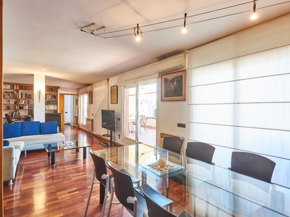 En venda Pis amb 147.00m2, a Barcelona, zona Vallcarca i els Penitents