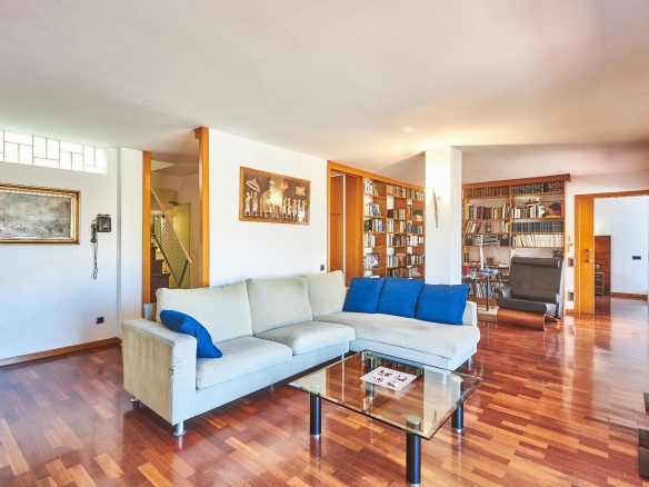 En venda Pis amb 147.00m2, a Barcelona, zona Vallcarca i els Penitents