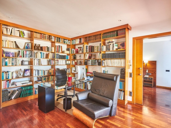 En venda Pis amb 147.00m2, a Barcelona, zona Vallcarca i els Penitents