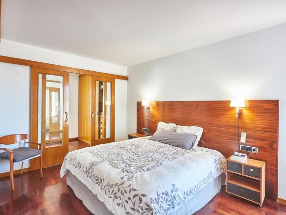 En venda Pis amb 147.00m2, a Barcelona, zona Vallcarca i els Penitents