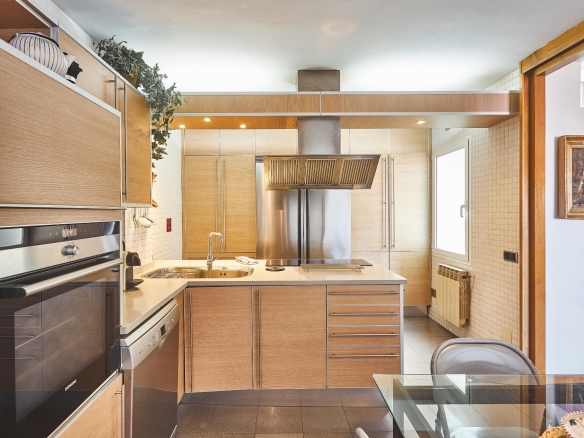 En venda Pis amb 147.00m2, a Barcelona, zona Vallcarca i els Penitents