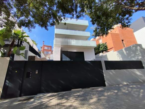 Piso con piscina privada de 171 m² (52 m² de superficie exterior y 119m² construidos). foto 2