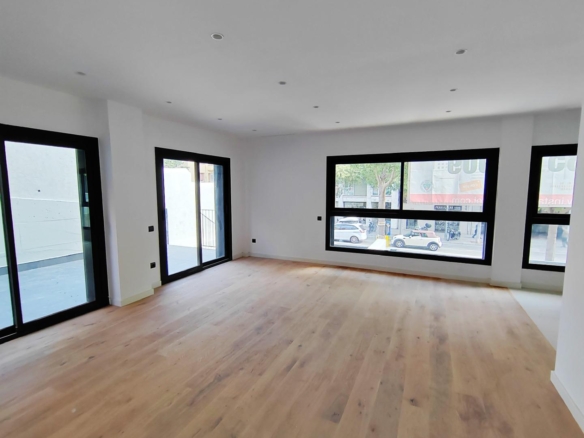 For sale Flat with 104.00m2, in Barcelona