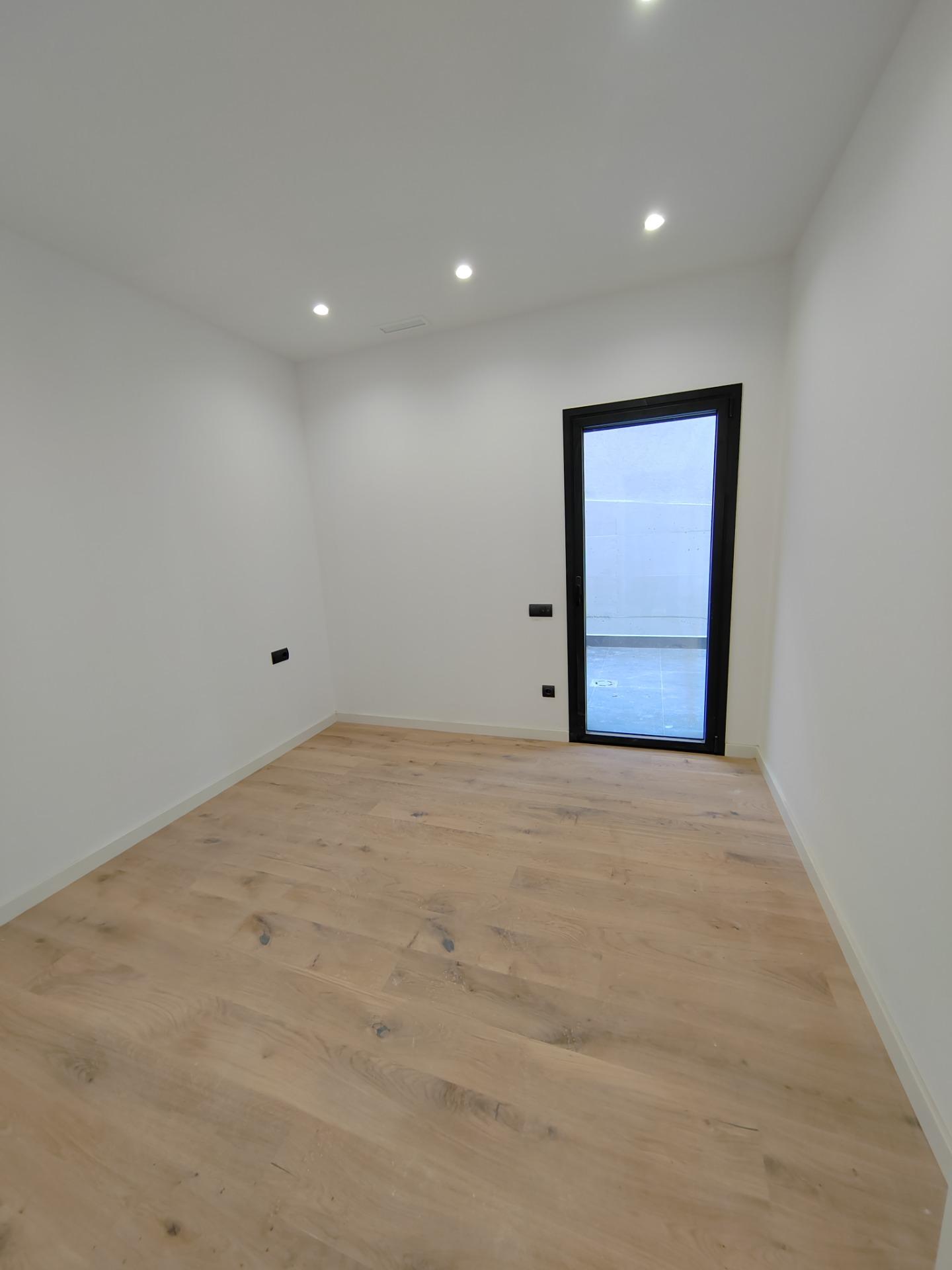 For sale Flat with 104.00m2, in Barcelona