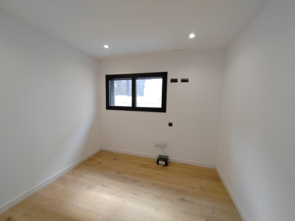 For sale Flat with 104.00m2, in Barcelona