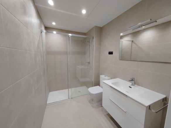 For sale Flat with 104.00m2, in Barcelona