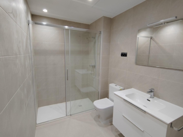 For sale Flat with 104.00m2, in Barcelona