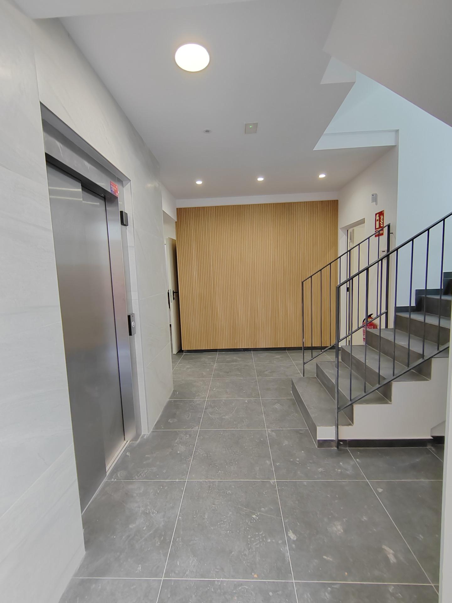 For sale Flat with 104.00m2, in Barcelona