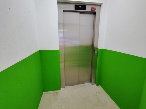 For sale Flat with 104.00m2, in Barcelona