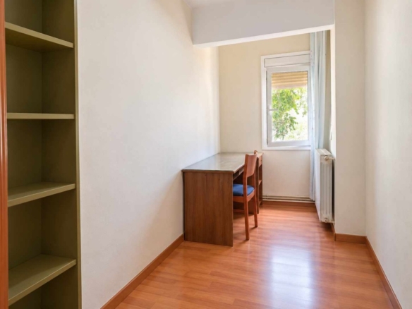 For sale Flat with 68.00m2 in EL BESOS, Sant Adria De Besos