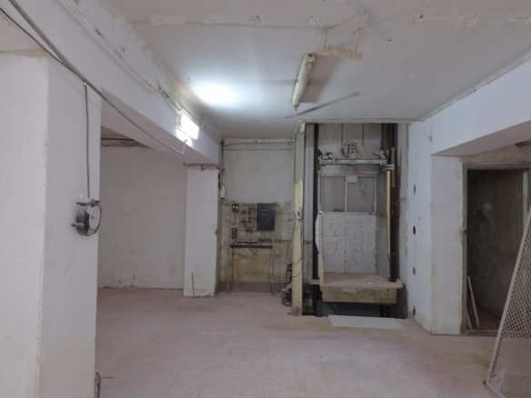 For sale Commercial premises with 515.00m2 in SAGRERA, Barcelona