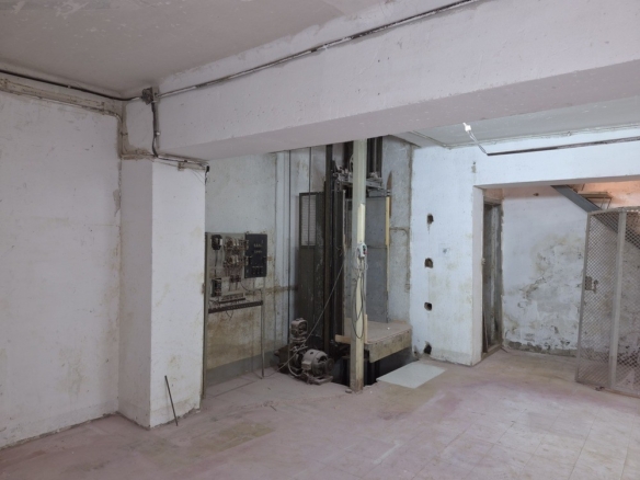 For sale Commercial premises with 515.00m2 in SAGRERA, Barcelona
