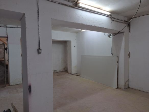 For sale Commercial premises with 515.00m2 in SAGRERA, Barcelona